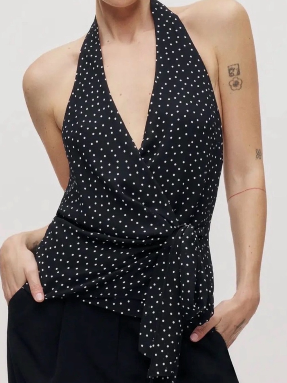 Reformation Nila Side Tie
Halter Top Size Large